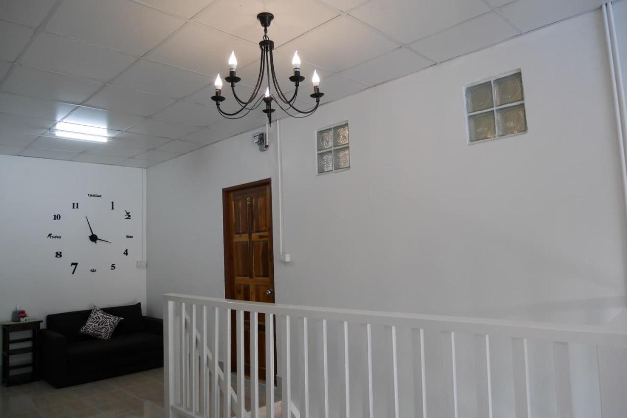 Nawee Guesthouse Sairee Ko Tao Esterno foto