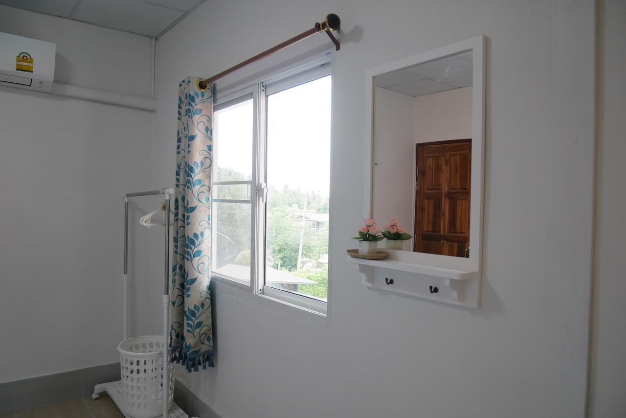 Nawee Guesthouse Sairee Ko Tao Esterno foto