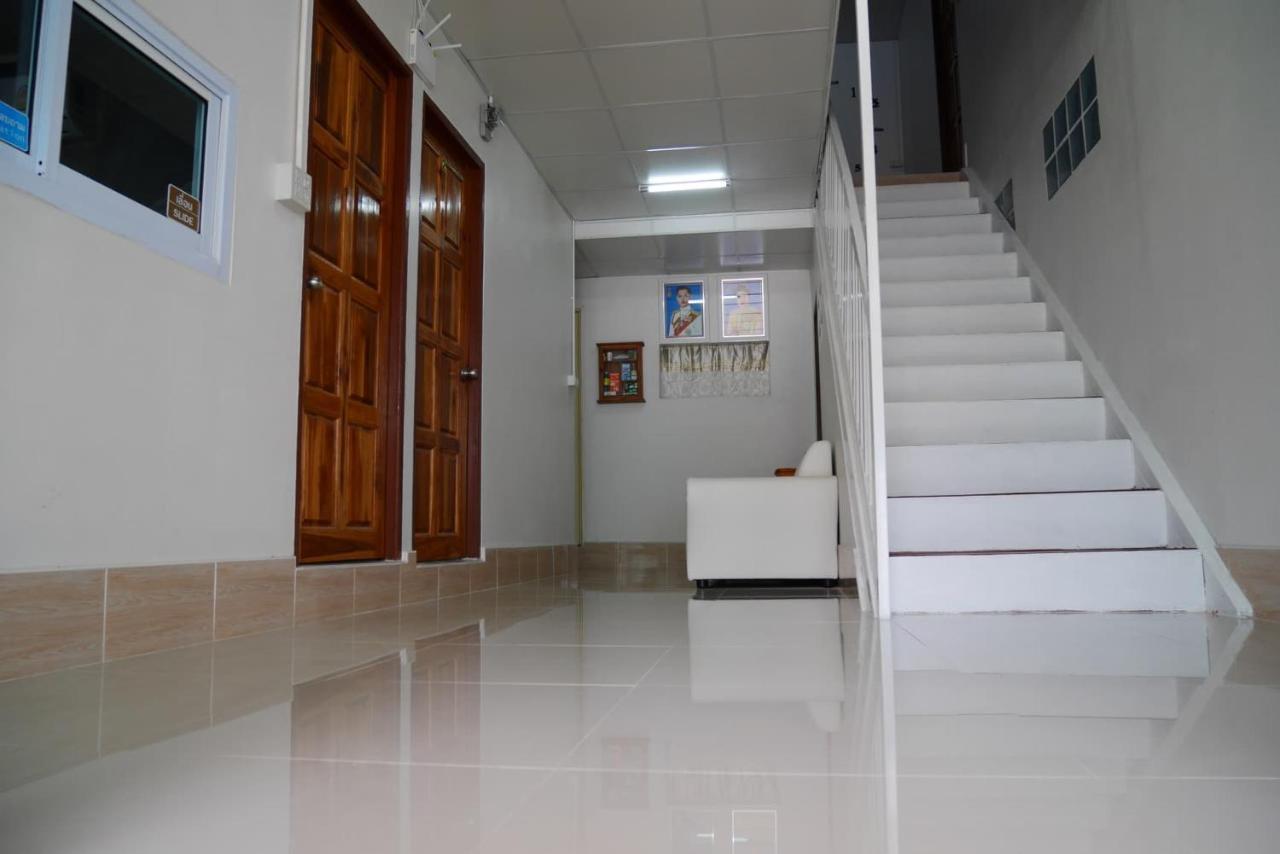 Nawee Guesthouse Sairee Ko Tao Esterno foto
